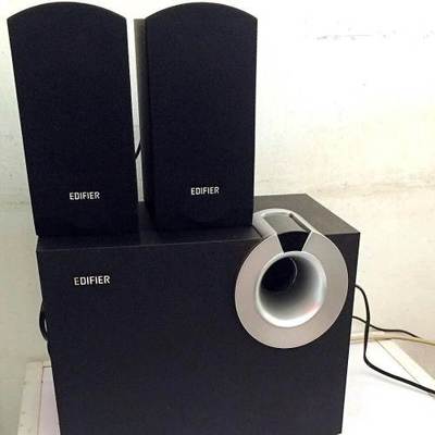 家用漫步者音響轉(zhuǎn)讓 木質(zhì)結(jié)構(gòu)，音質(zhì)純正，深圳坪山坑梓自提